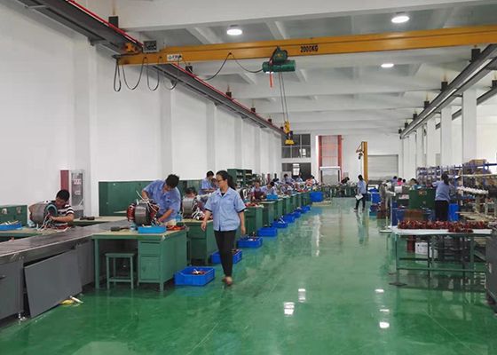 電機(jī)配件組裝車間